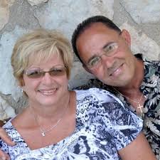 A wickedly stylish carryall, this crossbody bag by Pandora is our gift with  a qualifying purchase from the Snow White Pandora collection.