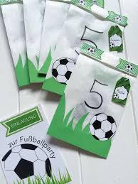 Fussballpartyeinladungen Frollein Pfau Kindergeburtstag Fussball Einladungskarten Kindergeburtstag Einladung Kindergeburtstag