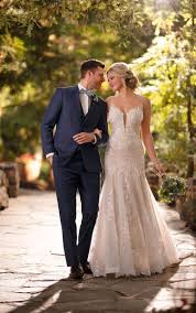 Wir bieten online traumhafte brautmode, hochzeitskleider brautkleider, abendkleider, abschlussballkleider, cocktailkleider und kommunionkleider sehr günstig an. Hochzeitsrausch Brautmoden Koln Kolns Grosste Auswahl