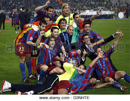 On est en finale de la ligue des champions, ce sont des mots agréables (à prononcer). Les Joueurs Du Fc Barcelone Celebrer Leur Triomphe Sur L Arsenal Londres Apres Le Match De Finale De La Ligue Des Champions 2006 Au Stade De France A Paris France Le Mercredi 17