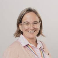 Veronica Mullen's Instagram, Twitter & Facebook