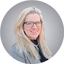 Kari Richards's Instagram, Twitter & Facebook