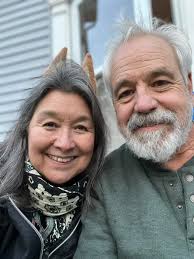 Will someone please make these pictures clear for me & you can also do them  in color. Christmas 🎄 pictures please as well. I really appreciate what  y'all are doing for me.