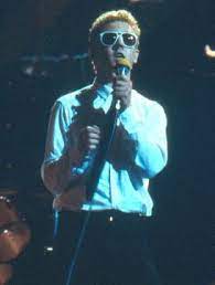 Il 1988 era un periodo di nuova giovinezza per lui, dopo i grandi successi degli inizi degli anni 80. More Heroes Riflettori Sul Punk Decibel Spettacolo Periodico Daily