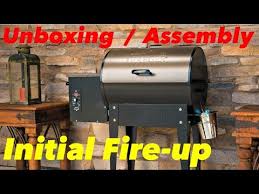 Elite pellet grill offers all of the convenience features of the traeger line in a compact design. Traeger Junior Elite 20 Pellet Grill In Depth Unboxing Assembly Initial Fire Up By Louie Molnar Youtube