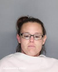 Heather Redd's Instagram, Twitter & Facebook