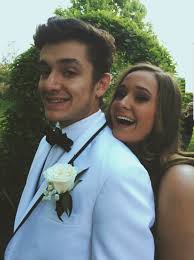 Julia Breitenstein (@j_breiten)