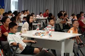 趣丸科技携手南沙科协开展科普游，亲子互动“AI上未来-新投资界