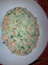 La buccia di un limone grattugiata; Risotto Salmone E Rucola Un Diavolo Ai Fornelli