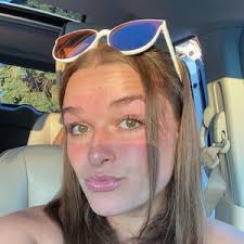 Abigail Cote' (@cote.abigail)