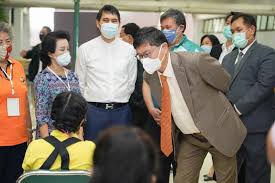 หมอนิธิ เผยขั้นตอน จองคิวฉีดวัคซีนโควิด รพ.จุฬาภรณ์ฯ ต้องทำอย่างไร วันจันทร์ที่ 24 พฤษภาคม 2564 เวลา 13:15 Lj9o3eyiyr3 9m