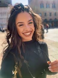 Tara Carlucci's Instagram, Twitter & Facebook