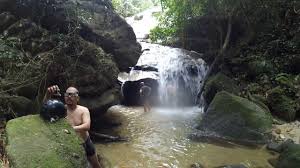 Air terjun tumpak sewu lumajang menyajikan pemandangan air terjun yang unik dengan keindahan alam serta suasana alam yang menyegarkan. Atv Ride Ke Air Terjun Sofea Jane Kemensah Youtube
