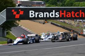 Volunteer race marshal dies in brands hatch crash. Formula 1 Brands Hatch