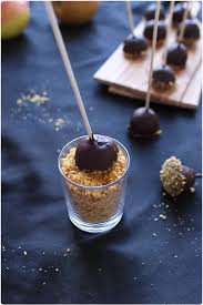 Mini Pommes D Amour Chocolat Et Cacahuetes Caramelisees Chefnini Recette Pomme D Amour Mini Pomme Pomme D Amour Recette