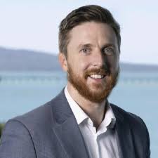 huttvalley #brewtown #axethrowing #minigolf #brewortwo