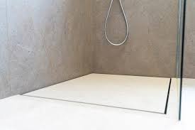 Allerdings benötigen die duschtassen bei horizontalem. Geflieste Duschen Ohne Gefalle Mit Grossen Fliesen Baqua