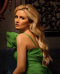 Situated on an isthmus between lake mendota and lake monona, madison is the capital of the state of wisconsin. Holly Madison Imdb