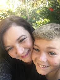 Melanie Schutte's Instagram, Twitter & Facebook