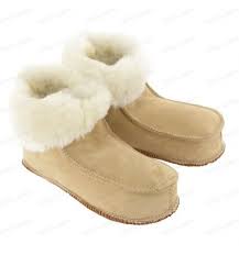 Les pieds glissent dedans facilement et les lacets permettent de resserrer les chaussons autour de la cheville du bébé. Superficiel Planter Des Arbres Merveille Pantoufle Femme Mouton Capbretontriathlon Com