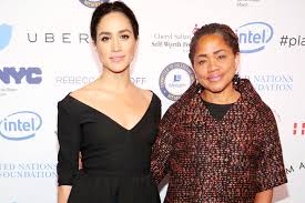 There's nothing quite like a mother's love, and that sentiment rings rather true for meghan markle and her mom, doria ragland. Meghan Markle S Mother Doria Ragland Is Very Impressive As She Prepares To Meet The Queen Vanity Fair