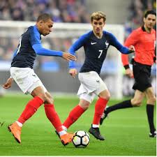 Retrouvez toute l'actualité des bleus et de l'équipe de france de football sur l'équipe. L Equipe Devoile Sa Liste Des 23 Bleus Pour La Coupe Du Monde 2018 L Equipe