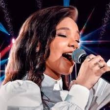 Artistas começados com a letra M