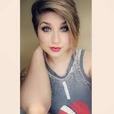 Victoria Armas's Instagram, Twitter & Facebook