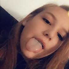 Samantha Bluhm's Instagram, Twitter & Facebook