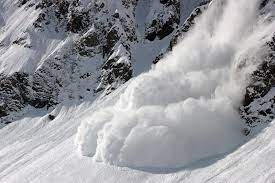 Avalanche warnings were issued on monday for people living in avalanche prone higher reaches of jammu and kashmir following an advisory by the weather office that moderate to heavy snowfall is likely in the valley and kargil district of ladakh region beginning monday afternoon. Medium Danger Avalanche Warning Issued For Some Areas In J K India News India Tv