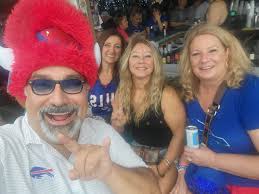 One of my favs Happy Birthday To Former Buffalo Bills LB #50 Mr. Ray  Bentley! #BillsMafia