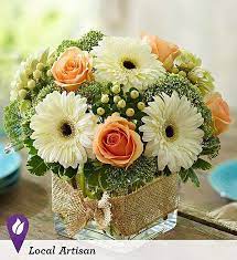 Modern Rose And Gerbera Daisy Bouquet In 2021 Fresh Flowers Arrangements Flower Arrangements Diy Flower Centerpieces