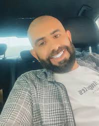 A guy that drinks garri but buy shawarma for his girlfriend is called 🙄👂  (Khapasky)