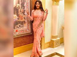Naagin is one of the popular indian supernatural fantasy thriller television series. Naagin Actress Surbhi Chandna In Peach Yellow And Blue Sarees Boldsky Com