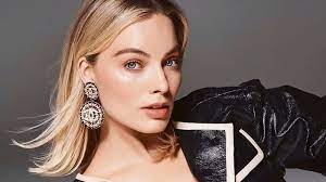 Find out which hairstyle you will be choosing for your next trip to the salon. 23 Best Shoulder Length Hairstyles For Women In 2021 The Trend Spoter
