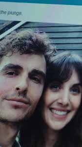 Berlin, 1931. As Nazism rises in Germany, flamboyant American Sally Bowles  (Liza Minnelli) sings in a decadent nightclub and falls in love with a  British language teacher (Michael York)--whom she shares with