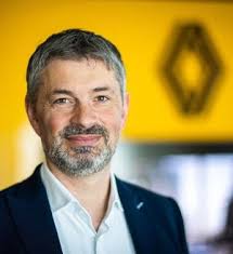 Dacia Duster: Auto roka Slovensko 2025 + Partner mobility v ankete MAMA  ROKA 2025