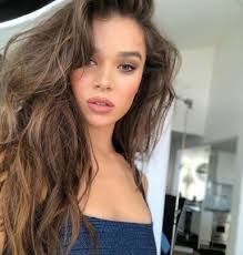 Hailee Steinfeld Wallpaper Hd For Android Apk Download After bursting onto the scene as an oscar nominated actress aged just 13 in 2011, hailee steinfeld has had a whole range of celebrated looks over the past nine years. hailee steinfeld wallpaper hd for