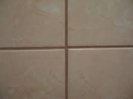 Fayanslarımız yeni döşendi ise ilk yapılması gereken fayans aralarından çıkan fazlalık harçlerı temizlemek olmalı. Bir Karo Harci Nasil Secilir Cimento Ve Epoksi Seceneklerini Karsilastirmak Fayanslarin Derzlenmesi Fayans Derzleri Icin Dogru Harc Nasil Secilir Banyo Icin Dogru Rengi Secme Derz Dolgusu