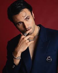 In a world full of trends, BE TIMELESS. 🔗 Style: @arihant.rao_ Clicks:  @shotbydwv Makeup and hairdo: @shiviofficialshivangi #photooftheday  #instagood #photography #style #instagram #fashionstyle #moda #look #music  #mood