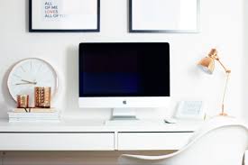 Livraison 3 jours partout en europe. Blogger Arbeitsplatz Eames Stuhl Dekoration Und Imac Veronique Sophie