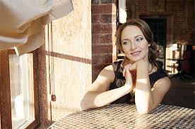 У нас фото,биография,обсуждения и фильмы с аней! Aktrisa Anna Snatkina Samoe Glavnoe Ne Dengi A Lyubov Persona Kultura Argumenty I Fakty