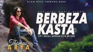 Lagu ini masih berupa single yang didistribusikan oleh label muqris. Chord Gitar Dan Lirik Lagu Berbeza Kasta Thomas Arya Aku Kan Pergi Walau Terluka Tribun Lombok