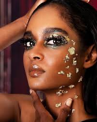 Posted @withregram • @starpotentialmedia @lolasandra1 ℛ𝒶𝒹𝒾𝒶𝓉𝒾𝓃ℊ  ℊℴ𝓁𝒹ℯ𝓃 𝒷ℯ𝒶𝓊𝓉𝓎 𝓁𝒾𝓀ℯ 𝒶 𝓉𝓇𝓊ℯ 𝒢ℴ𝒹𝒹ℯ𝓈𝓈✨ 📸  @bradetterdirector 💄 @muacedilloalma #gold #goldmakeup #goddess #model  #makeupoftheday Want a model makeover package like ...