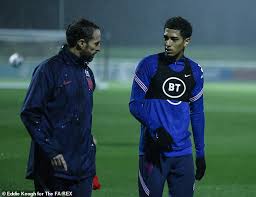 New england starlet jude bellingham is ready to make the step up to international football according to the manager who gave him his debut for birmingham city last season. England Call Up 17 Year Old Borussia Dortmund Star Jude Bellingham To Replace James Ward Prowse Aktuelle Boulevard Nachrichten Und Fotogalerien Zu Stars Sternchen
