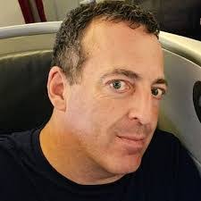 Roy Hedge's Instagram, Twitter & Facebook