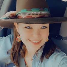 Danielle Pickering's Instagram, Twitter & Facebook