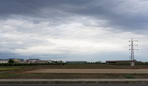 Lo primero que debes saber es que la lluvia de sangre es un término usado para la lluvia que lleva arena de desierto, no sangre. Que Es La Lluvia De Sangre Que Llegara A Valencia Este Domingo Valencia Secreta