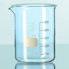 Gelas transparan ini tentu tidak asing bagi para siswa sekolah yang telah melakukan uji laboratorium. Gelas Ukur Alat Alat Laboratorium