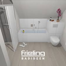 Optimale Aufteilung Bei Badezimmer Mit Schragen Raumtrenner Zur Duschabtrennung Bad Gestalten Familienbad Dusche Schiebetur Dusche